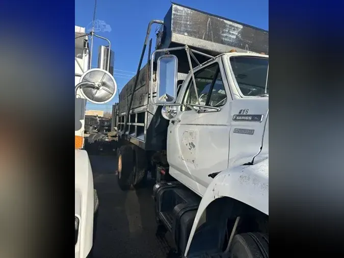 1998 FORD F800