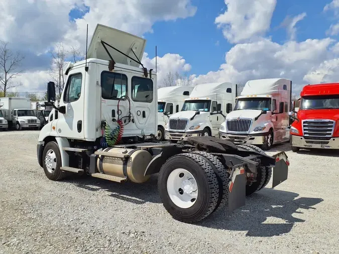 2020 FREIGHTLINER/MERCEDES CASCADIA 113614d6cb9fb94ee887e98907194383424
