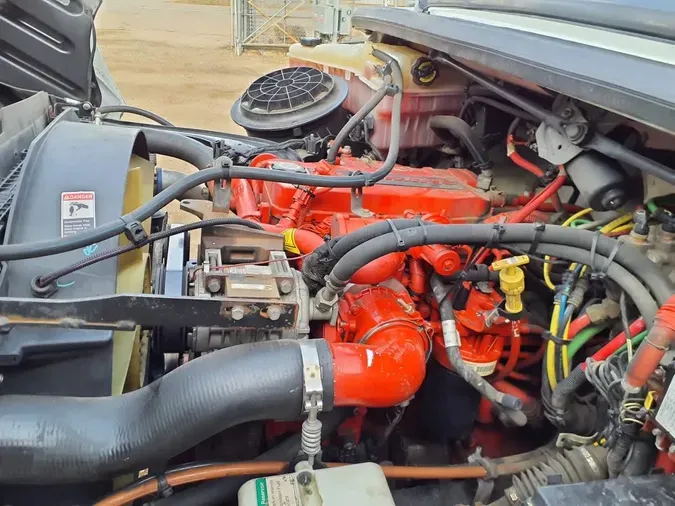 2018 FREIGHTLINER/MERCEDES M2 106