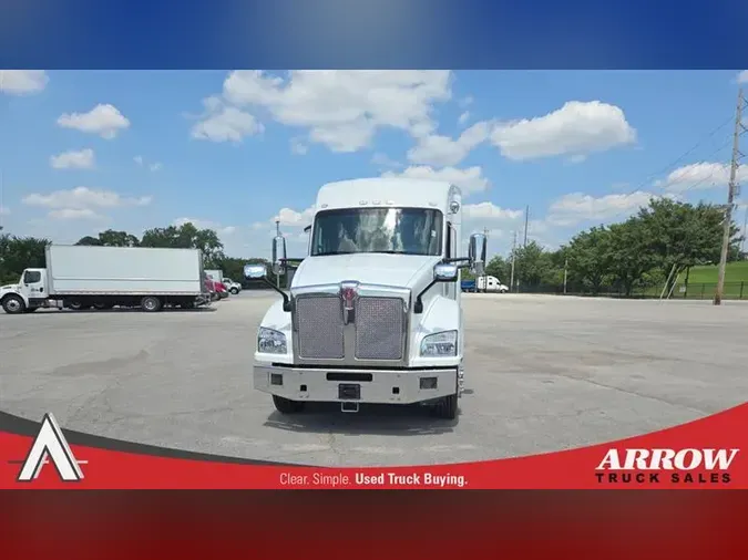 2022 KENWORTH T880