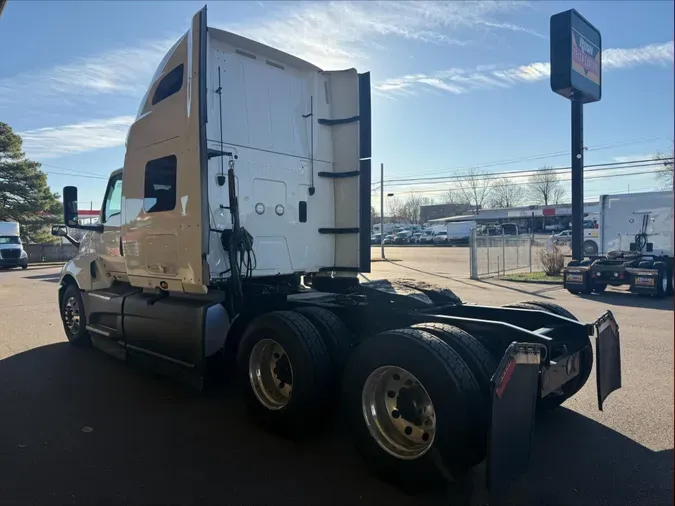 2022 International LT625