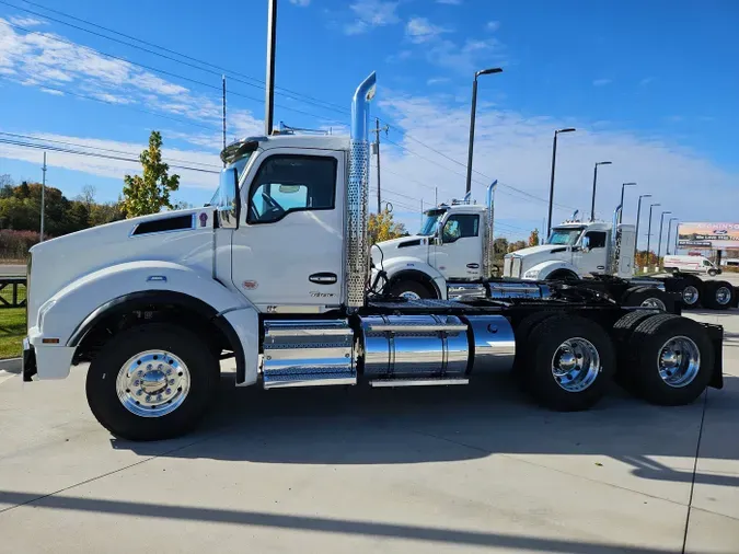 2026 Kenworth T880
