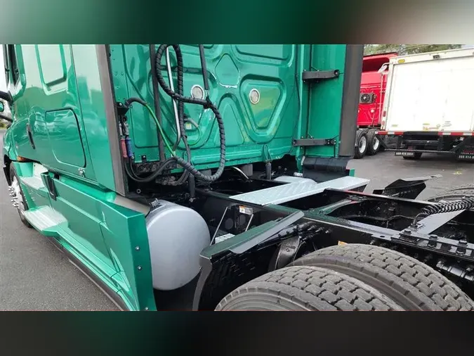 2020 FREIGHTLINER CA126