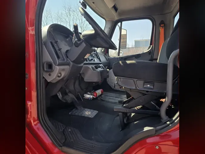 2020 FREIGHTLINER/MERCEDES M2 106