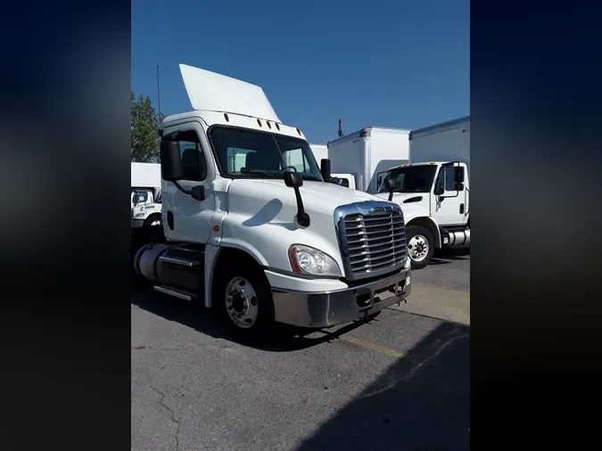 2018 FREIGHTLINER/MERCEDES CASCADIA 125