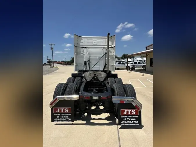 2021 VOLVO VNL64T740