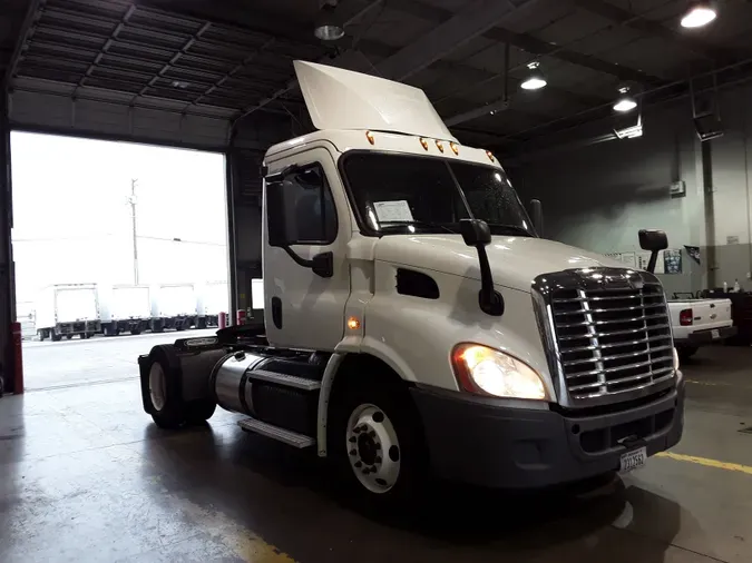 2015 FREIGHTLINER/MERCEDES CASCADIA 113