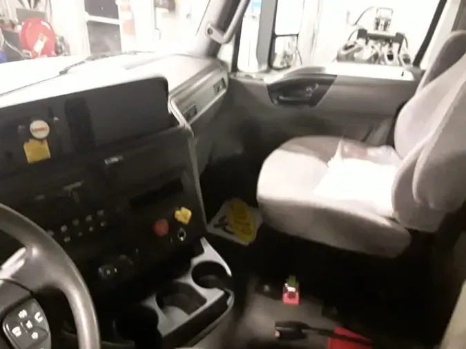 2019 NAVISTAR INTERNATIONAL LT625 DAYCAB T/A