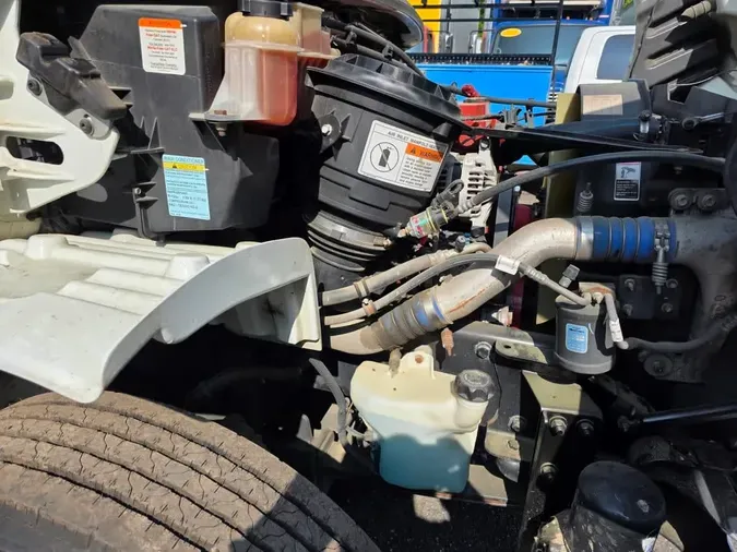 2018 FREIGHTLINER M2 106