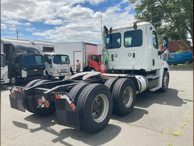 2018 FREIGHTLINER CASCADIA 125