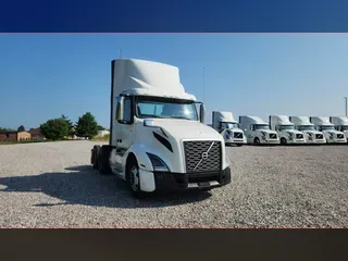 2018 Volvo VNL300