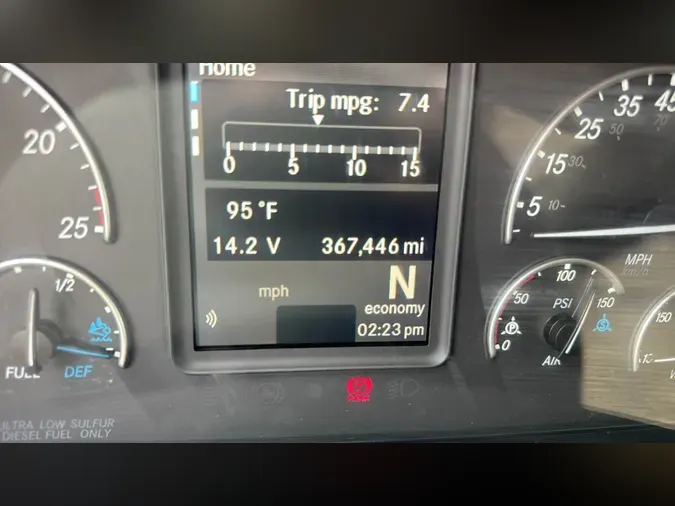 2023 Freightliner Cascadia 126
