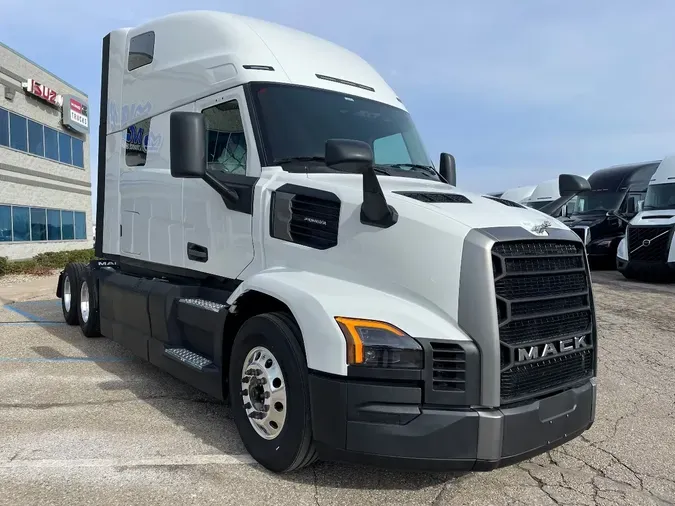 2026 MACK Pioneer 76" High Roof6176a462b313243b4669b6b64c61ea0b