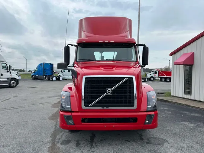 2018 VOLVO VNL64T300