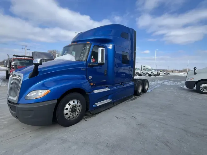 2022 International LT625