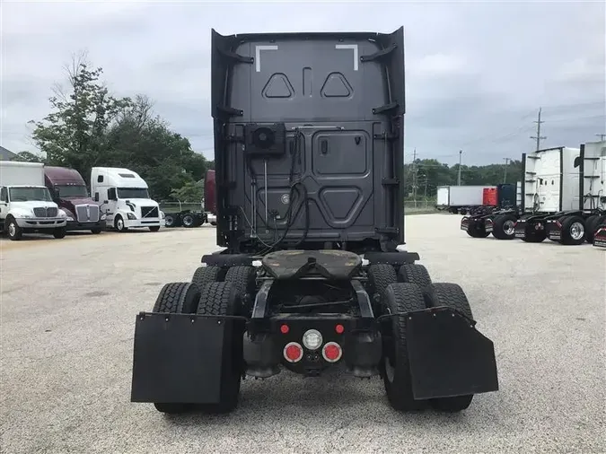 2021 FREIGHTLINER CA126