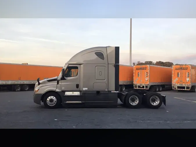 2022 Freightliner Cascadia 126