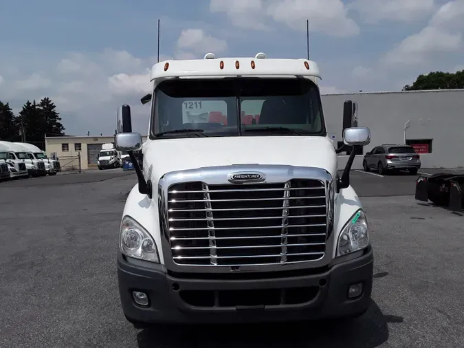 2016 FREIGHTLINER/MERCEDES CASCADIA 113