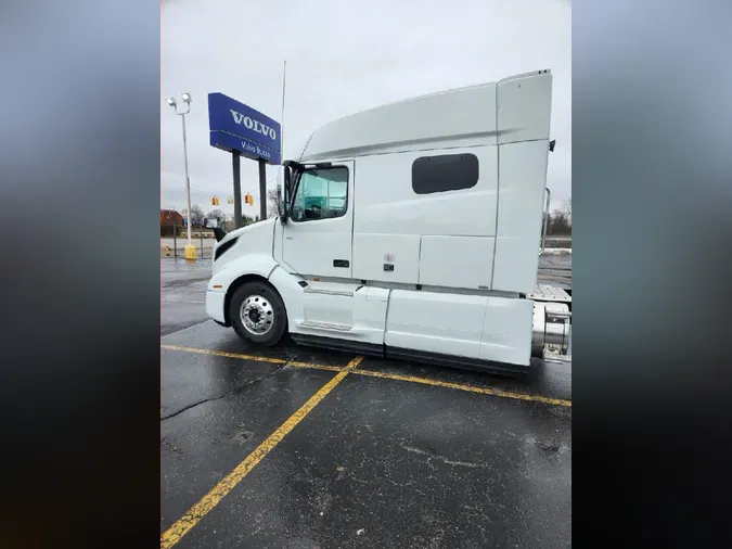 2025 VOLVO VNL62740