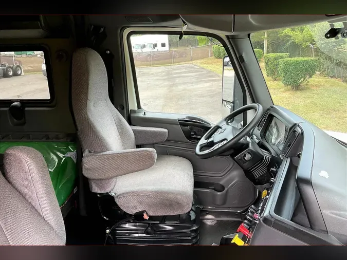 2022 INT LT625 6x4