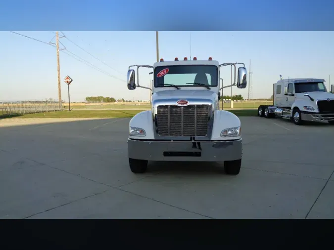 2021 Peterbilt 337