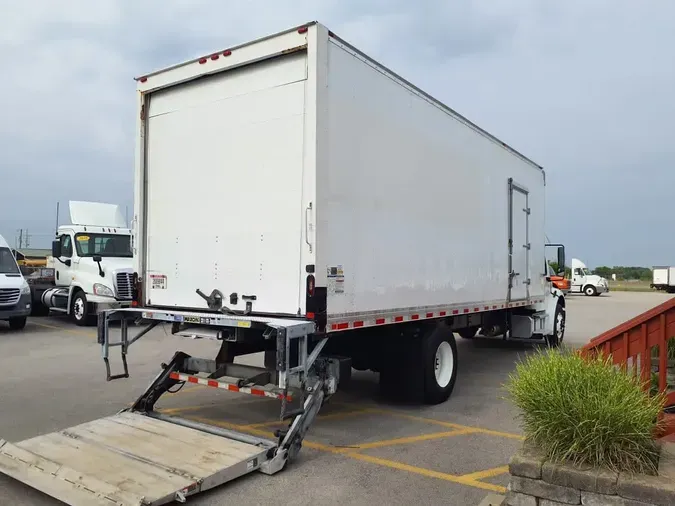 2018 FREIGHTLINER M2 106