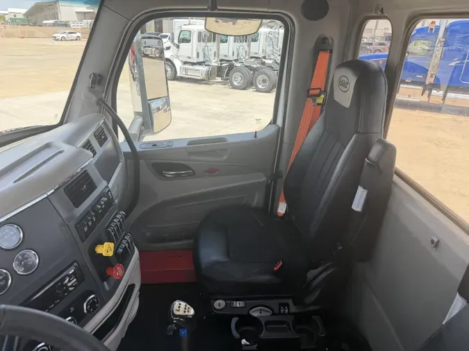 2020 Peterbilt 567618747dc05bd717a1081cee063dc61f0