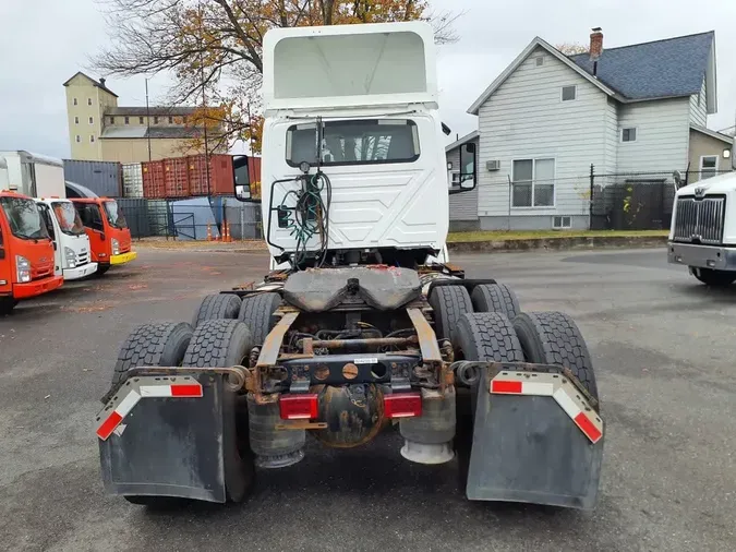 2019 NAVISTAR INTERNATIONAL LT625 DAYCAB T/A6187e0e45bd7dbda7f4f234d9afec24c