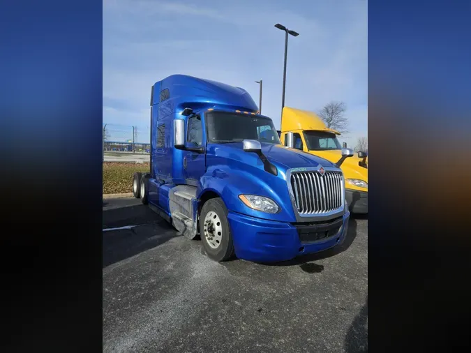 2022 International LT625