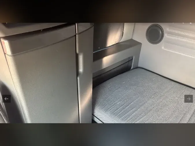 2023 VOLVO VNL64T860