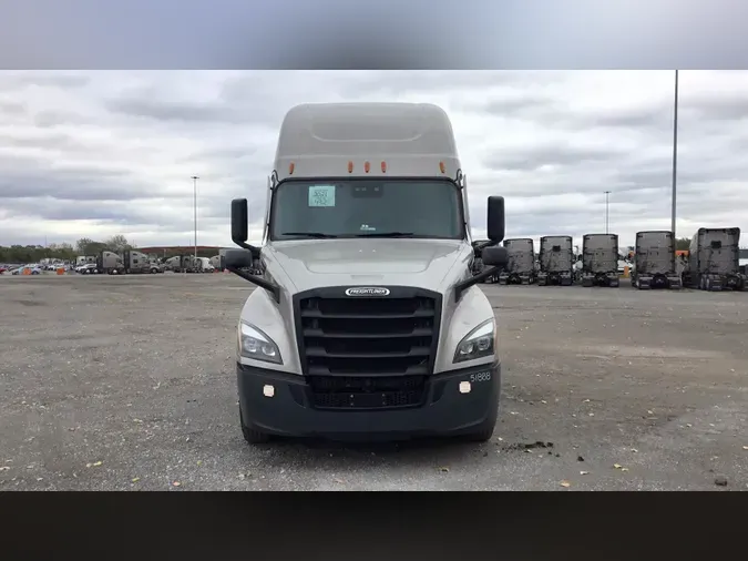2021 Freightliner Cascadia 126