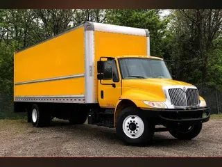 2018 International 4300 SBA 4X2