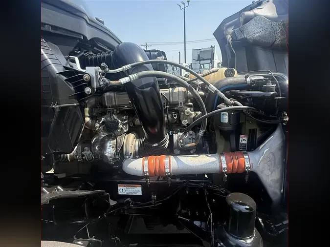 2022 FREIGHTLINER CA126