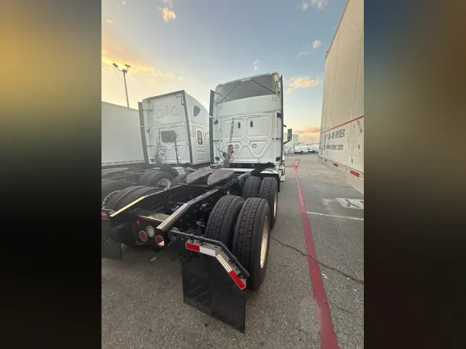 2020 FREIGHTLINER/MERCEDES NEW CASCADIA 116