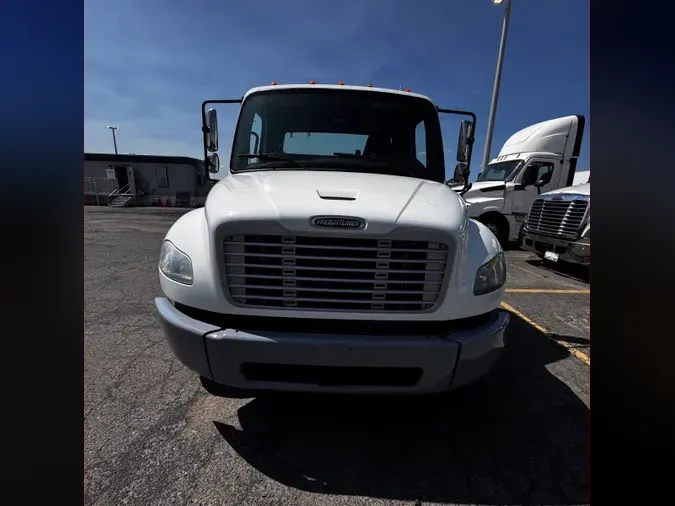 2018 FREIGHTLINER M2 106