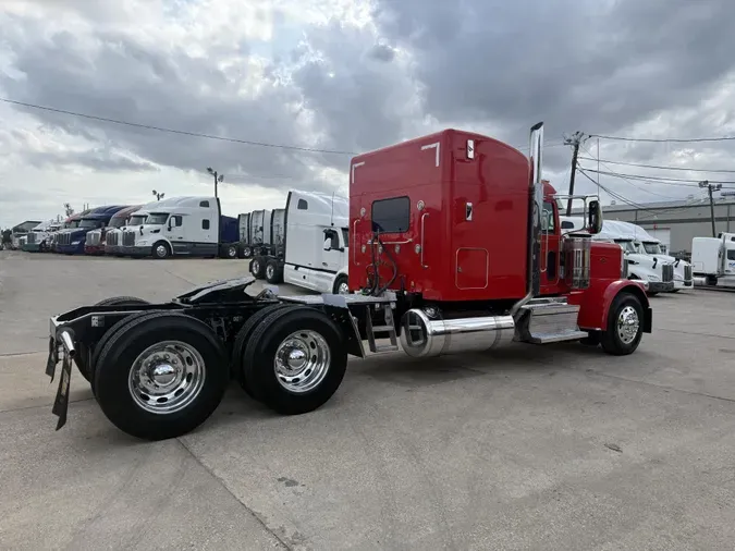 2022 Peterbilt 389