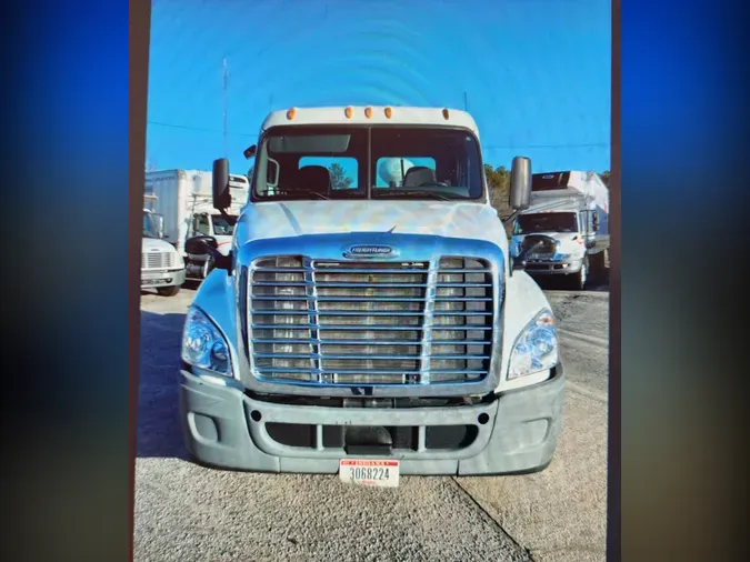 2013 FREIGHTLINER/MERCEDES CASCADIA 125