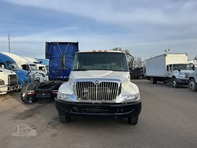 2004 INTERNATIONAL DURASTAR 4200