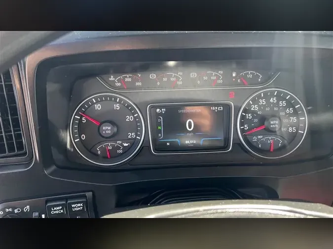 2021 INTERNATIONAL LT