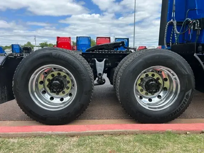 2021 INTERNATIONAL LT