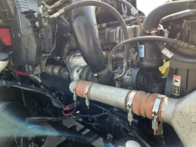 2021 FREIGHTLINER Cascadia 126