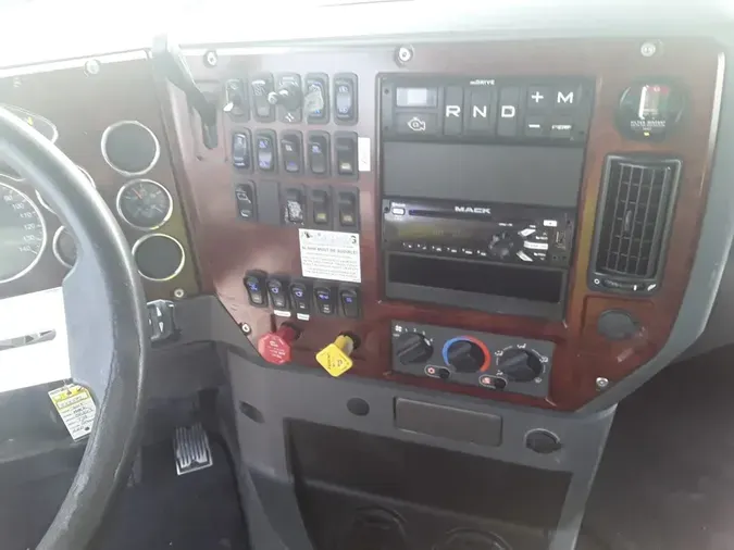 2018 MACK TRUCKS, INC. CHU613