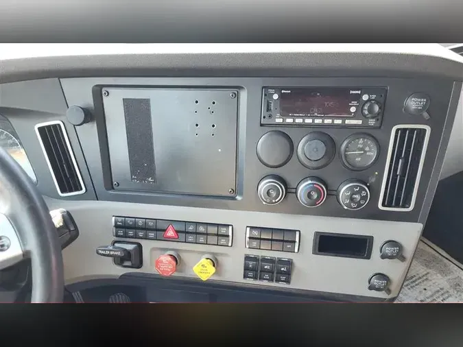 2023 FREIGHTLINER CA126