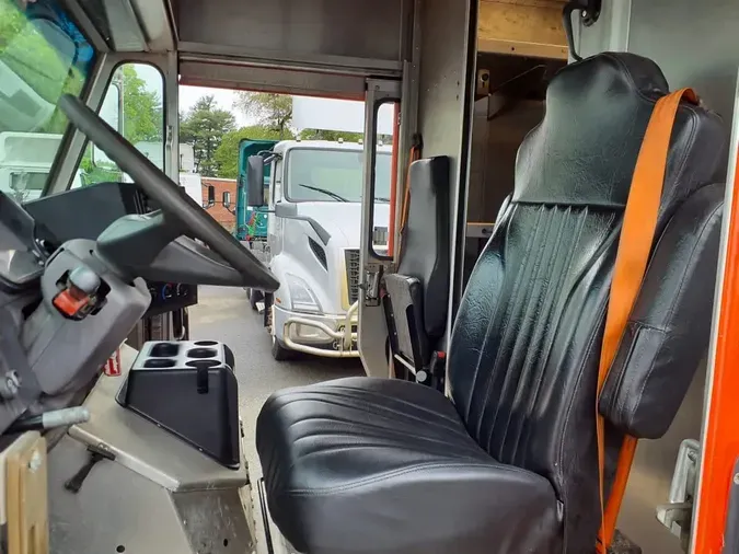 2016 FRTLR CUSTOM CHASSIS CORP MT5561a9a363b2e2644fd25a6de7751fa6db