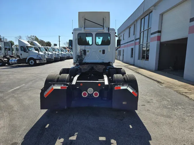 2017 FREIGHTLINER/MERCEDES CASCADIA 125