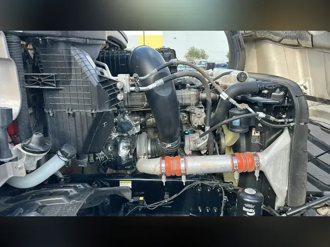 2024 Freightliner Cascadia 12661acb5d4f4d816a94e8886f0db2204b5