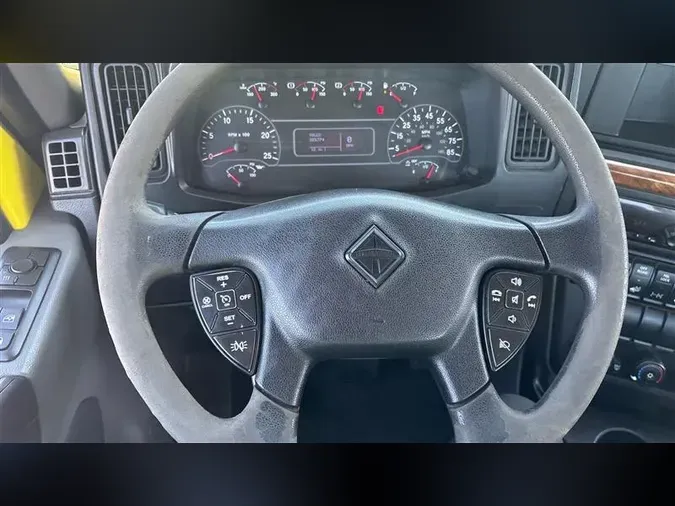 2018 INTERNATIONAL RH613