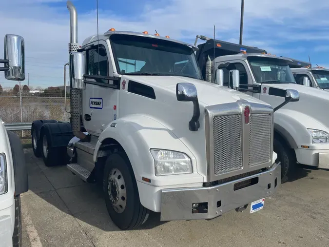 2021 Kenworth T880