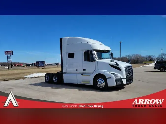 2021 VOLVO VNL740