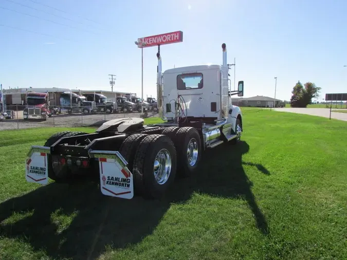 2026 Kenworth T880